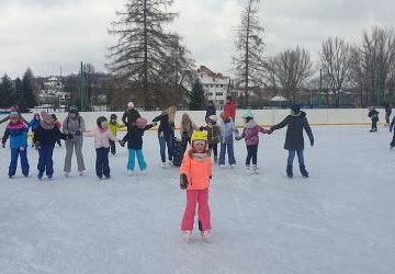 Lekcje WF na lodowisku