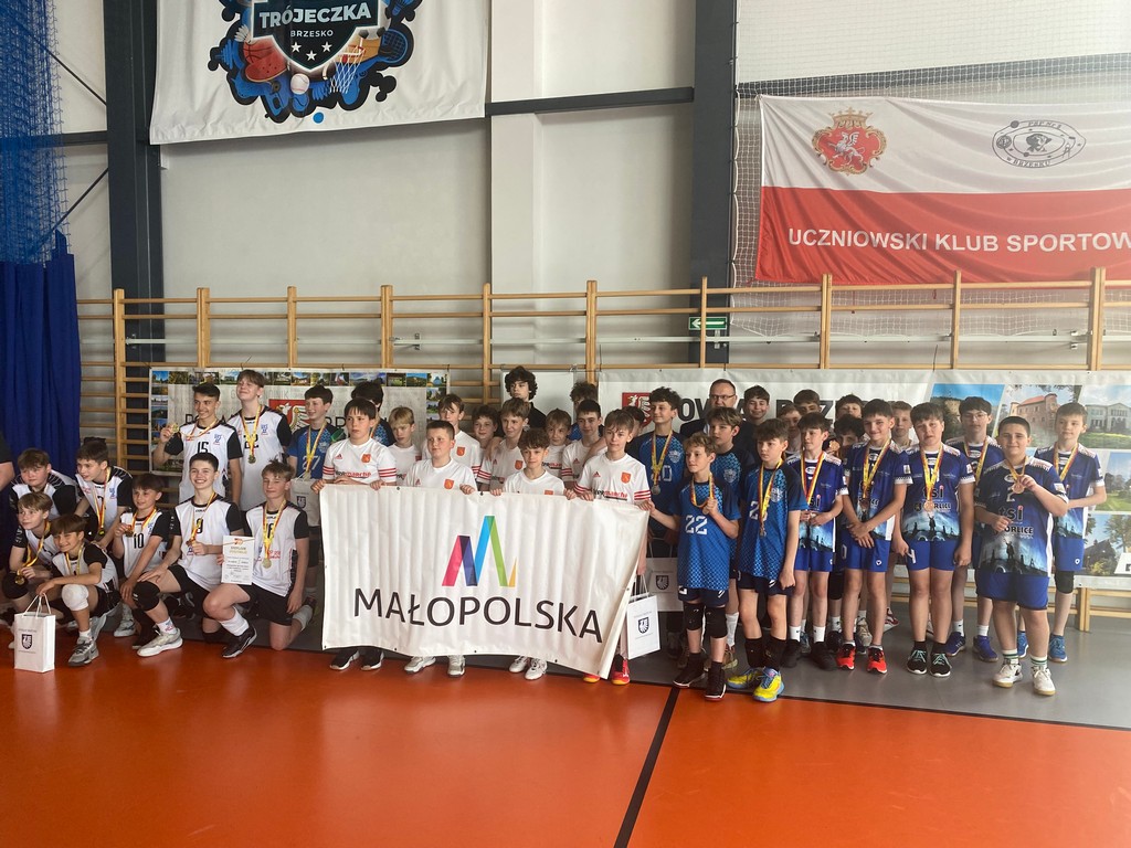 Finał Wojewódzki Igrzysk Dzieci w minisiatkówce chłopców w kategorii „czwórek