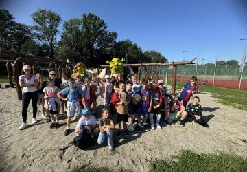 Sportowy piątek w terenie – klasa 4B w akcji!