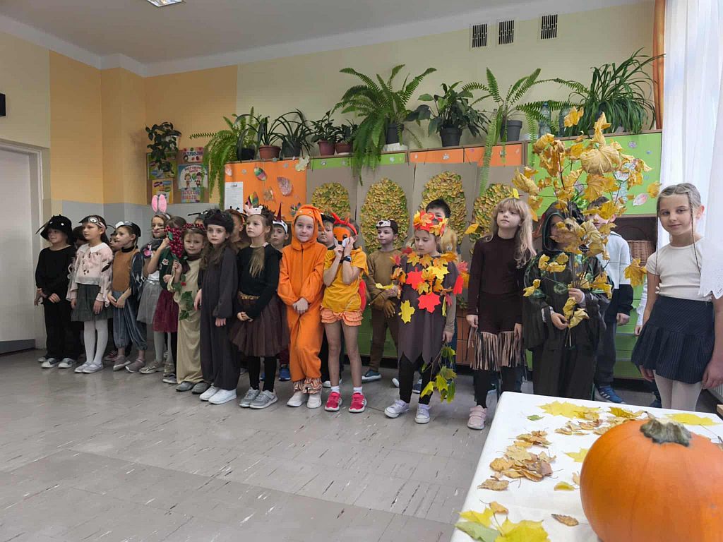 „Bal jesieni” w wykonaniu uczniów klasy 2a