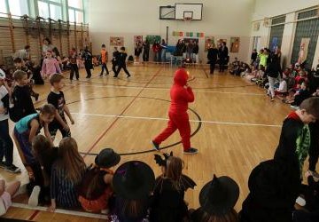 Andrzejkowa zabawa klas 1-3 w naszej szkole