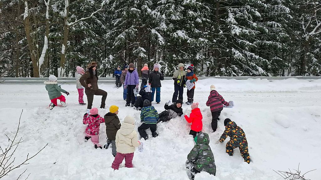 Tropy na śniegu – zimowa lekcja przyrody w 2B