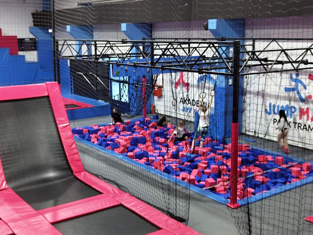 5a w parku trampolin Jumpmania