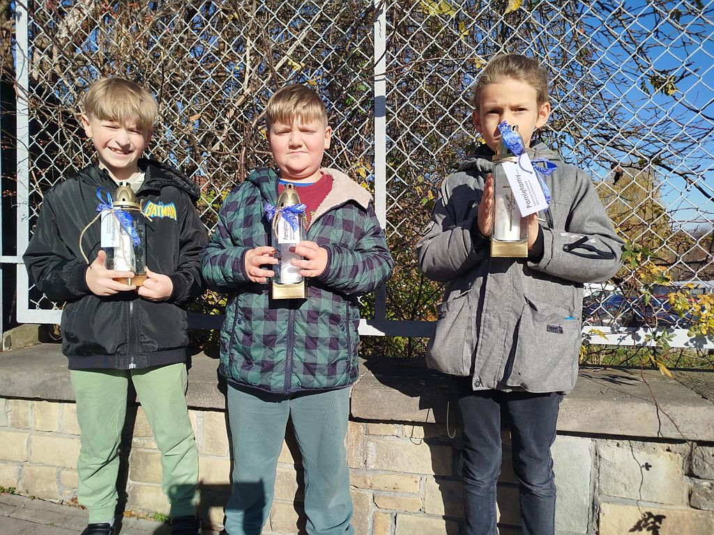 Delegacja SU na cmentarzu w Gorlicach