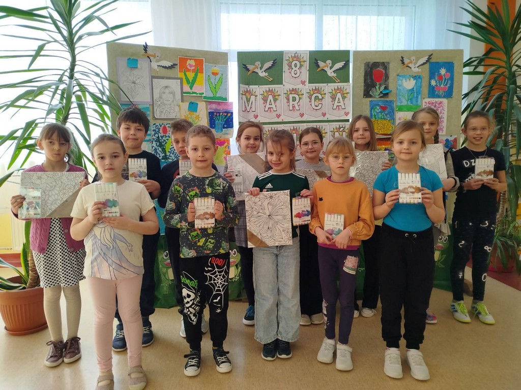 Konkurs plastyczny „Kwiaty dla kobiet”