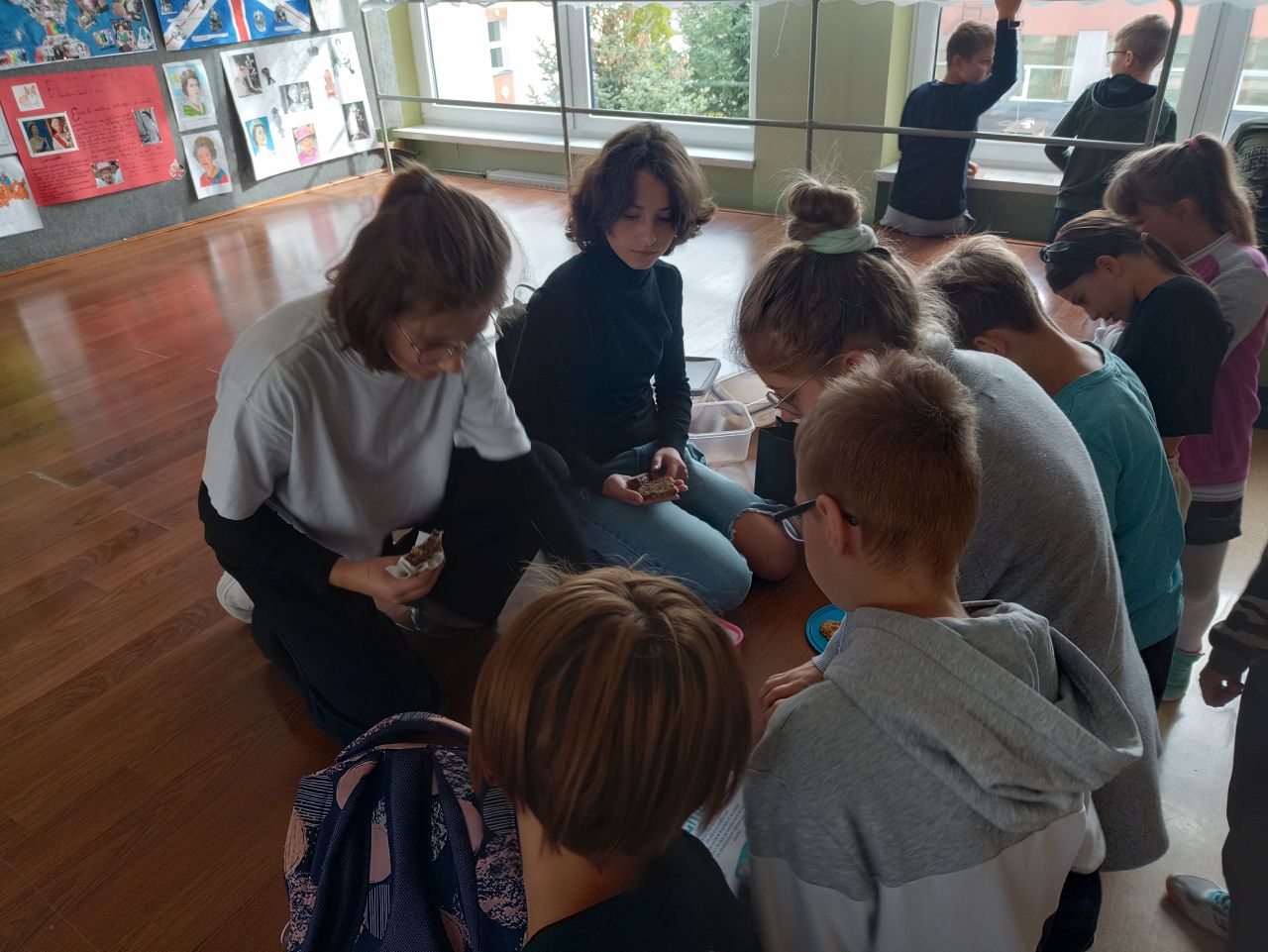 „Big Book Cake” – kiermasz wypieków na rzecz biblioteki szkolnej